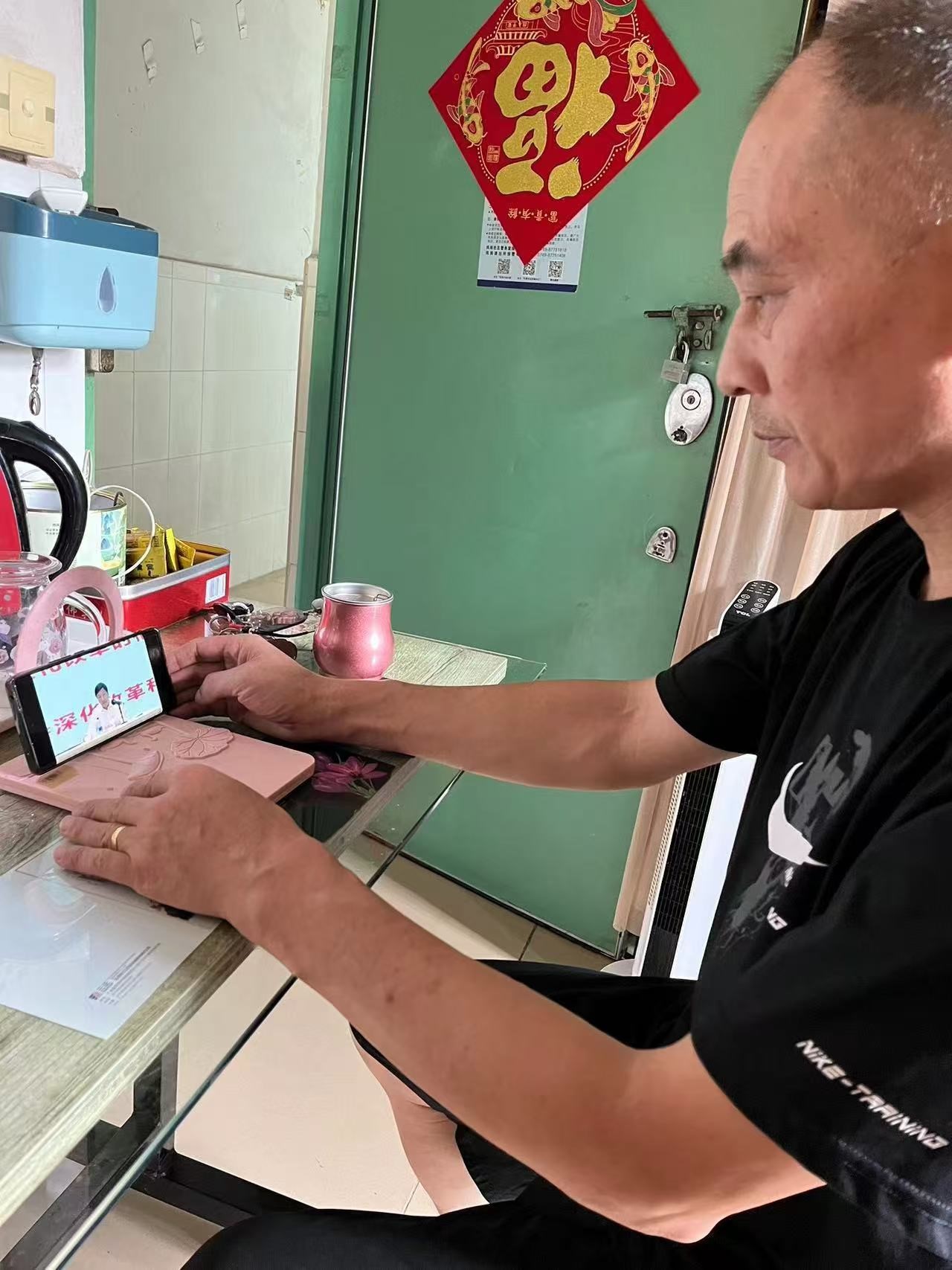 網(wǎng)絡(luò)直播2.jpg 網(wǎng)絡(luò)直播2.jpg